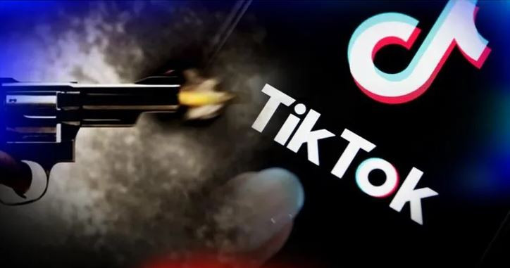 आफैँलाई गोली हानेर टिकटक बनाउदैँ थिए १९ वर्षे युवक, साच्चिकै गोली लागेर मृत्यु